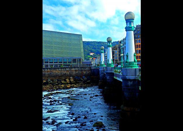 Urumea y puente del Kursal!!